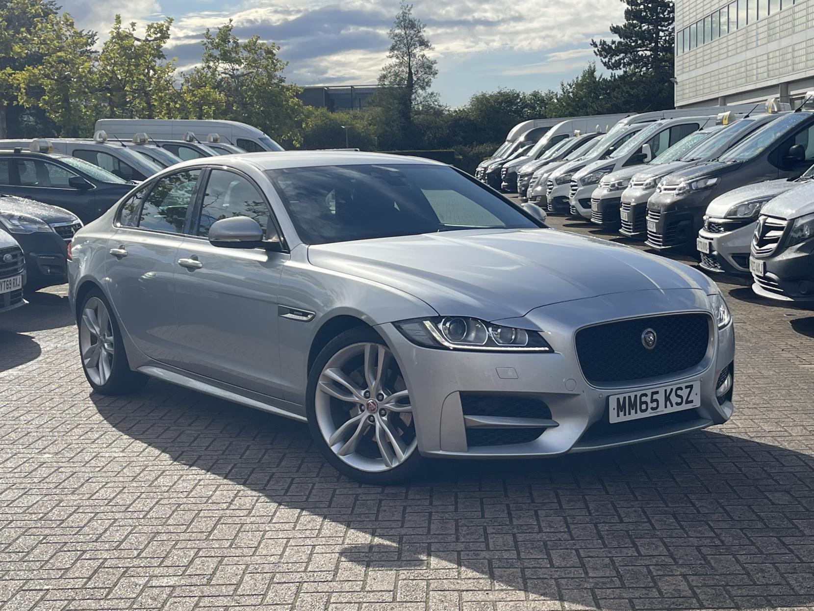 Jaguar XF 2.0d R-Sport Saloon 4dr Diesel Auto Euro 6 (s/s) (180 ps)