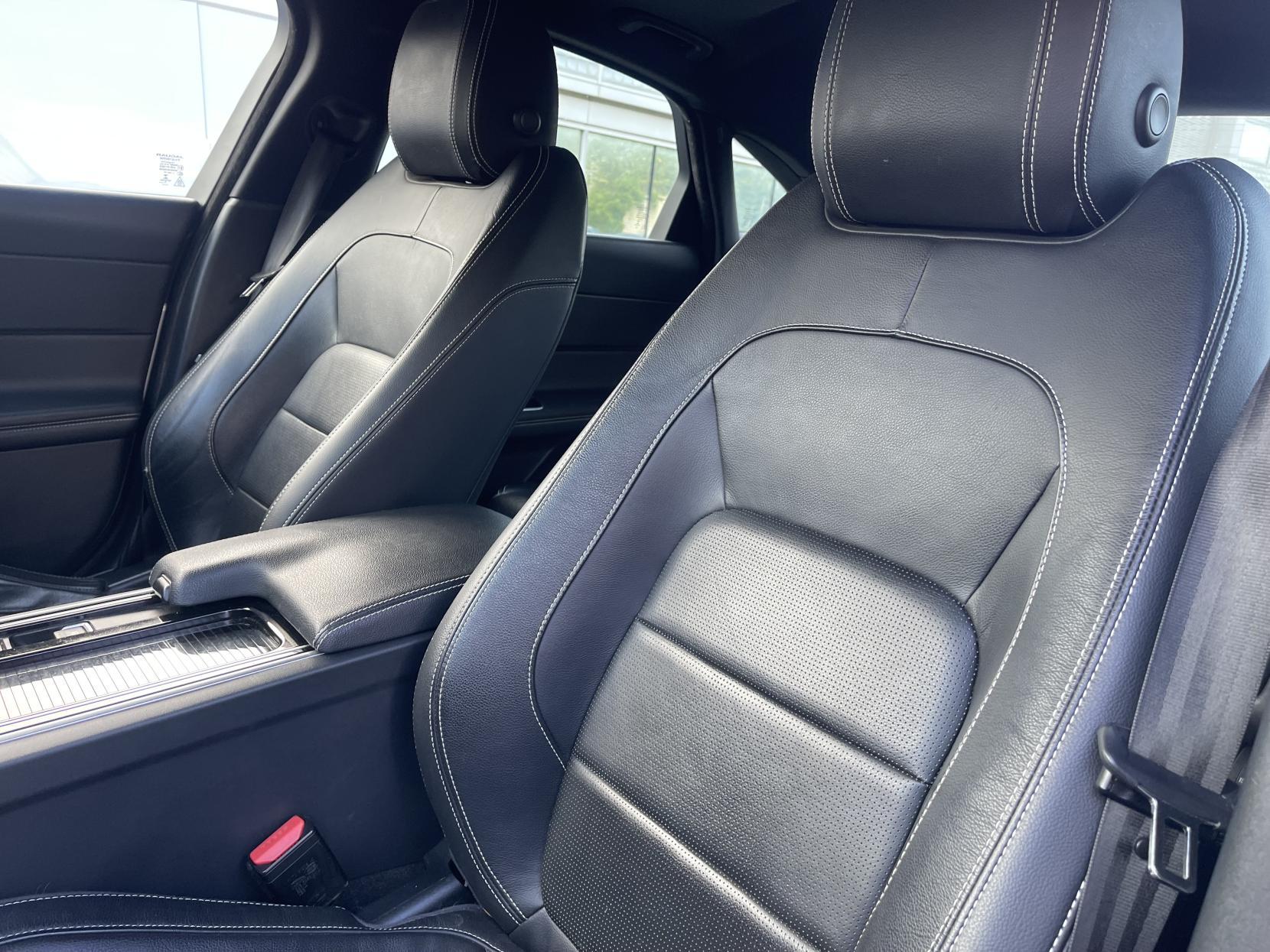 Jaguar XF 2.0d R-Sport Saloon 4dr Diesel Auto Euro 6 (s/s) (180 ps)