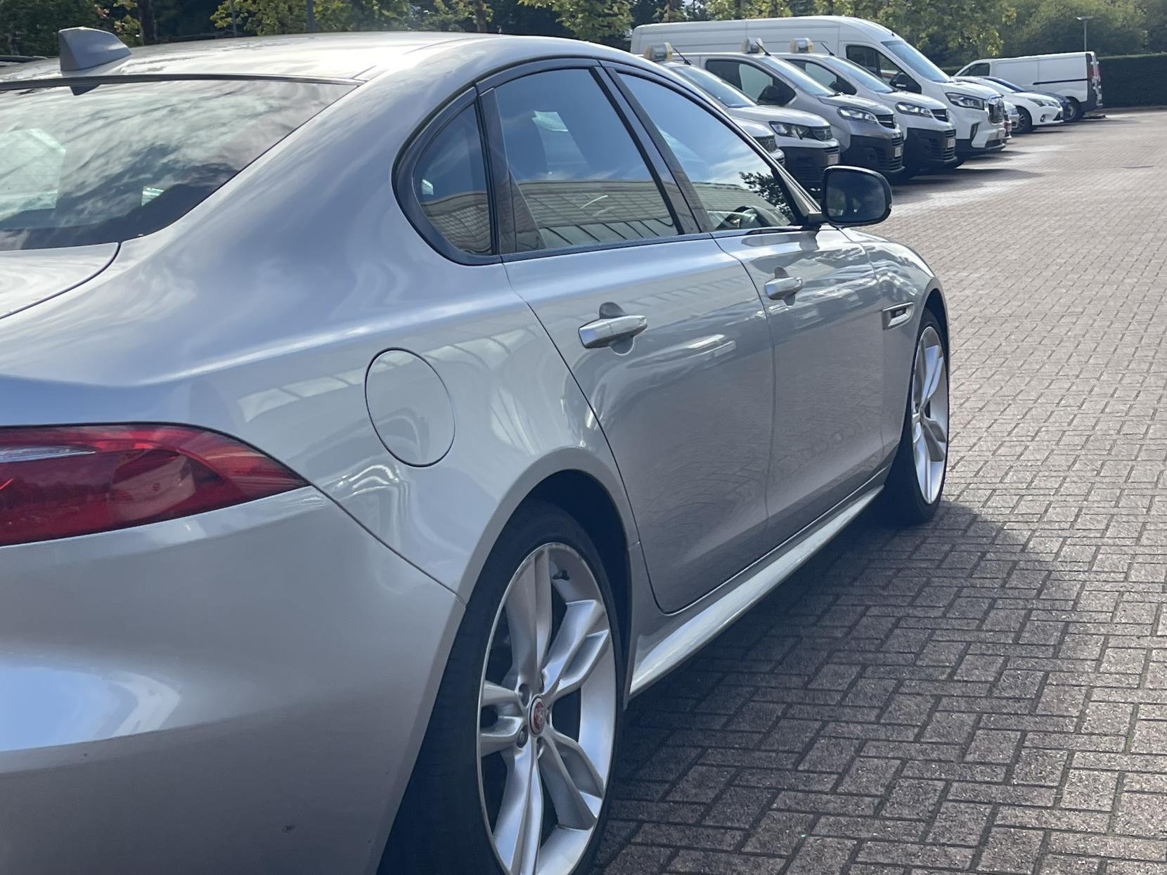 Jaguar XF 2.0d R-Sport Saloon 4dr Diesel Auto Euro 6 (s/s) (180 ps)