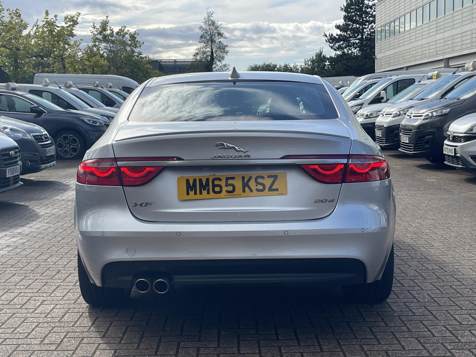 Jaguar XF 2.0d R-Sport Saloon 4dr Diesel Auto Euro 6 (s/s) (180 ps)