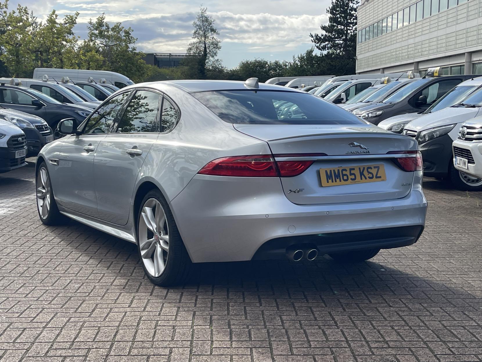 Jaguar XF 2.0d R-Sport Saloon 4dr Diesel Auto Euro 6 (s/s) (180 ps)