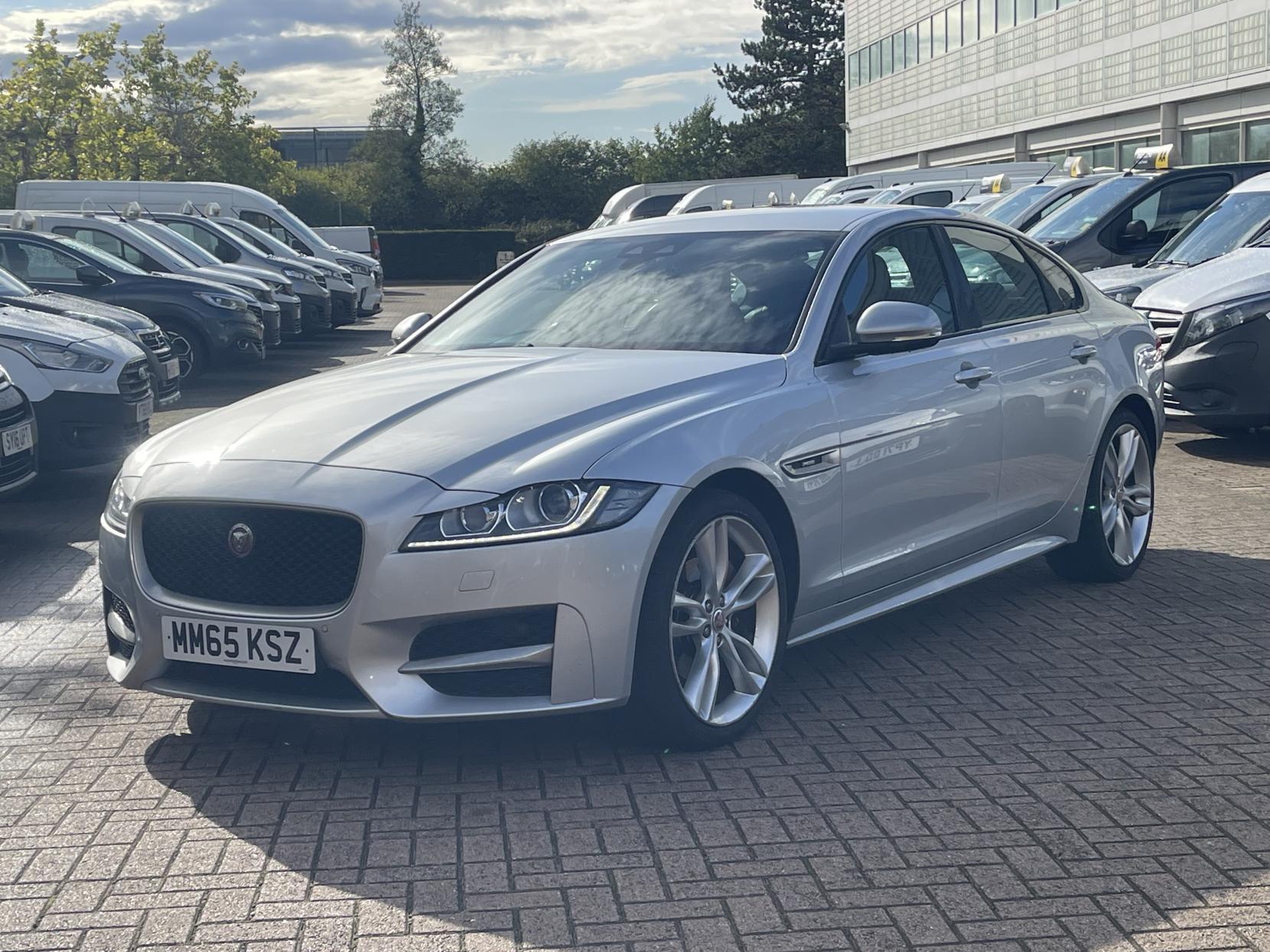 Jaguar XF 2.0d R-Sport Saloon 4dr Diesel Auto Euro 6 (s/s) (180 ps)