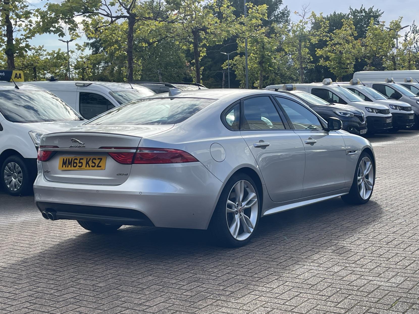 Jaguar XF 2.0d R-Sport Saloon 4dr Diesel Auto Euro 6 (s/s) (180 ps)