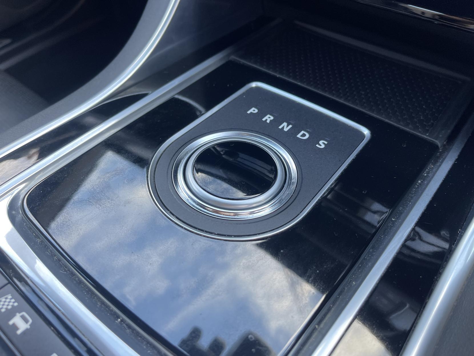 Jaguar XF 2.0d R-Sport Saloon 4dr Diesel Auto Euro 6 (s/s) (180 ps)