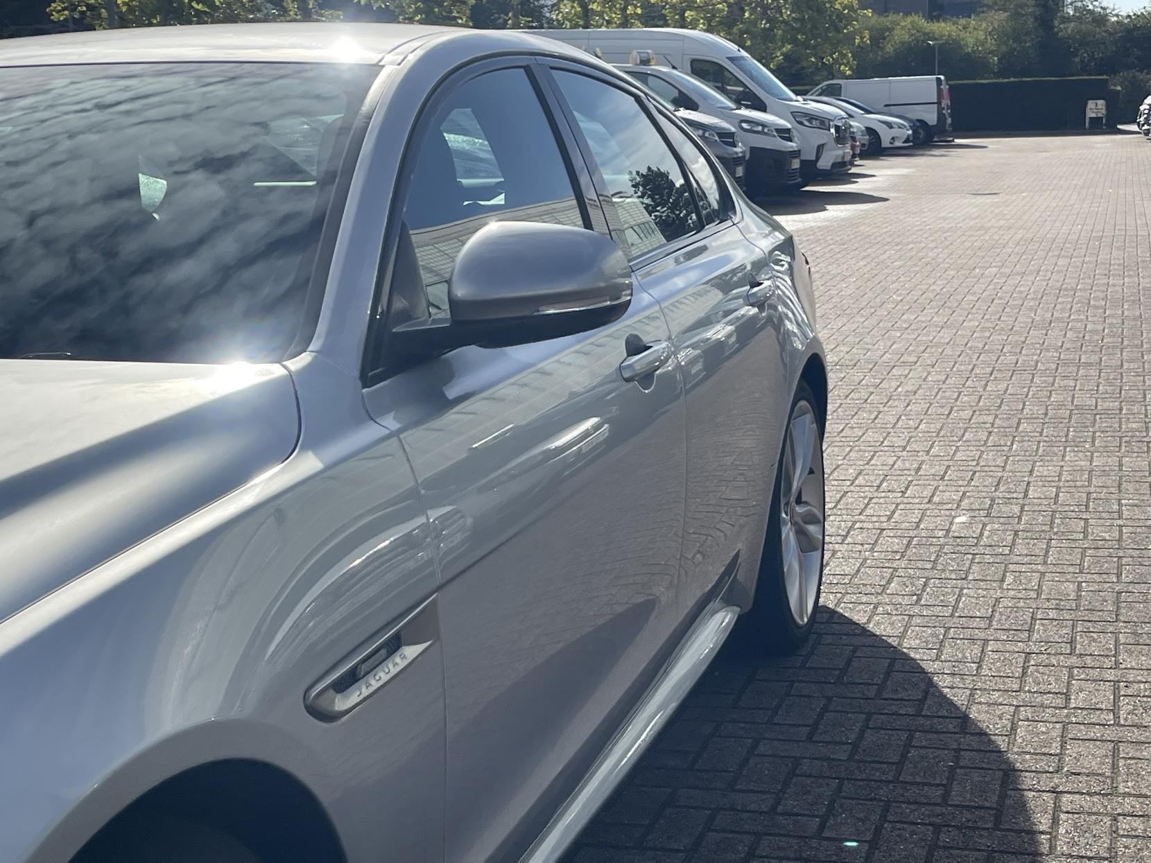 Jaguar XF 2.0d R-Sport Saloon 4dr Diesel Auto Euro 6 (s/s) (180 ps)