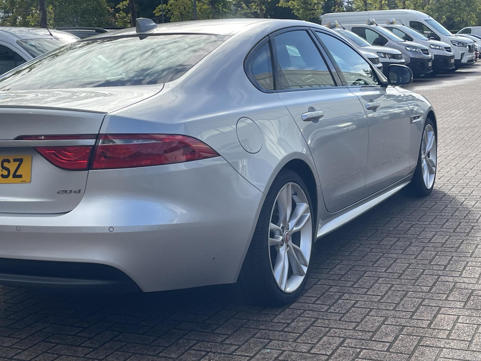 Jaguar XF 2.0d R-Sport Saloon 4dr Diesel Auto Euro 6 (s/s) (180 ps)