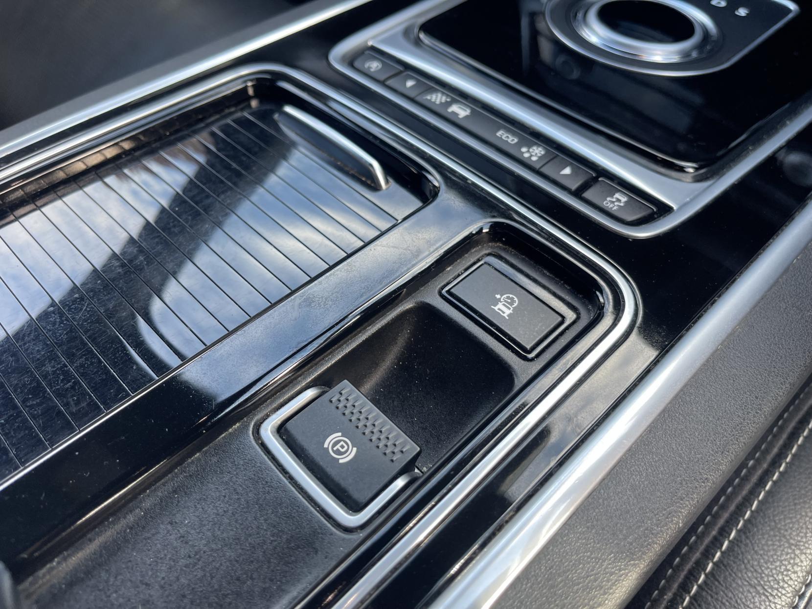 Jaguar XF 2.0d R-Sport Saloon 4dr Diesel Auto Euro 6 (s/s) (180 ps)