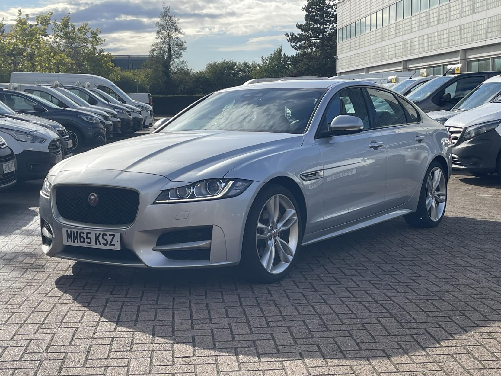 Jaguar XF 2.0d R-Sport Saloon 4dr Diesel Auto Euro 6 (s/s) (180 ps)