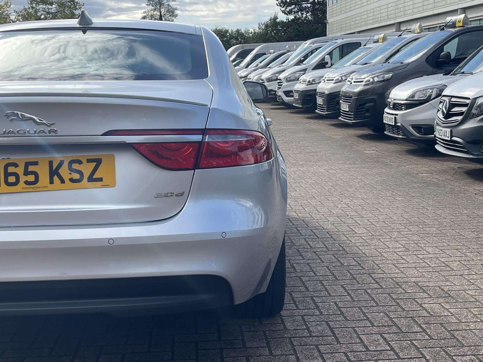 Jaguar XF 2.0d R-Sport Saloon 4dr Diesel Auto Euro 6 (s/s) (180 ps)