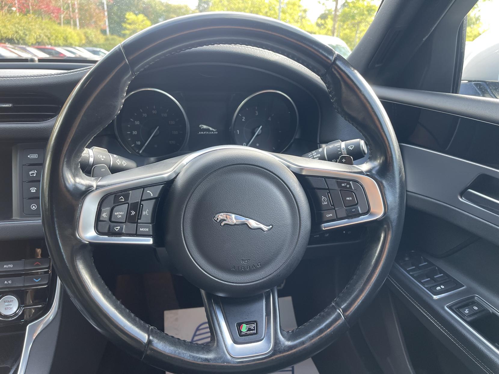 Jaguar XF 2.0d R-Sport Saloon 4dr Diesel Auto Euro 6 (s/s) (180 ps)