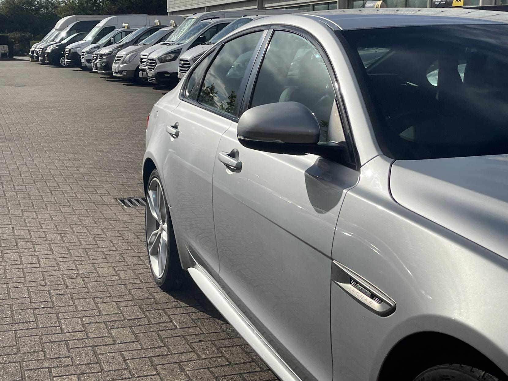 Jaguar XF 2.0d R-Sport Saloon 4dr Diesel Auto Euro 6 (s/s) (180 ps)