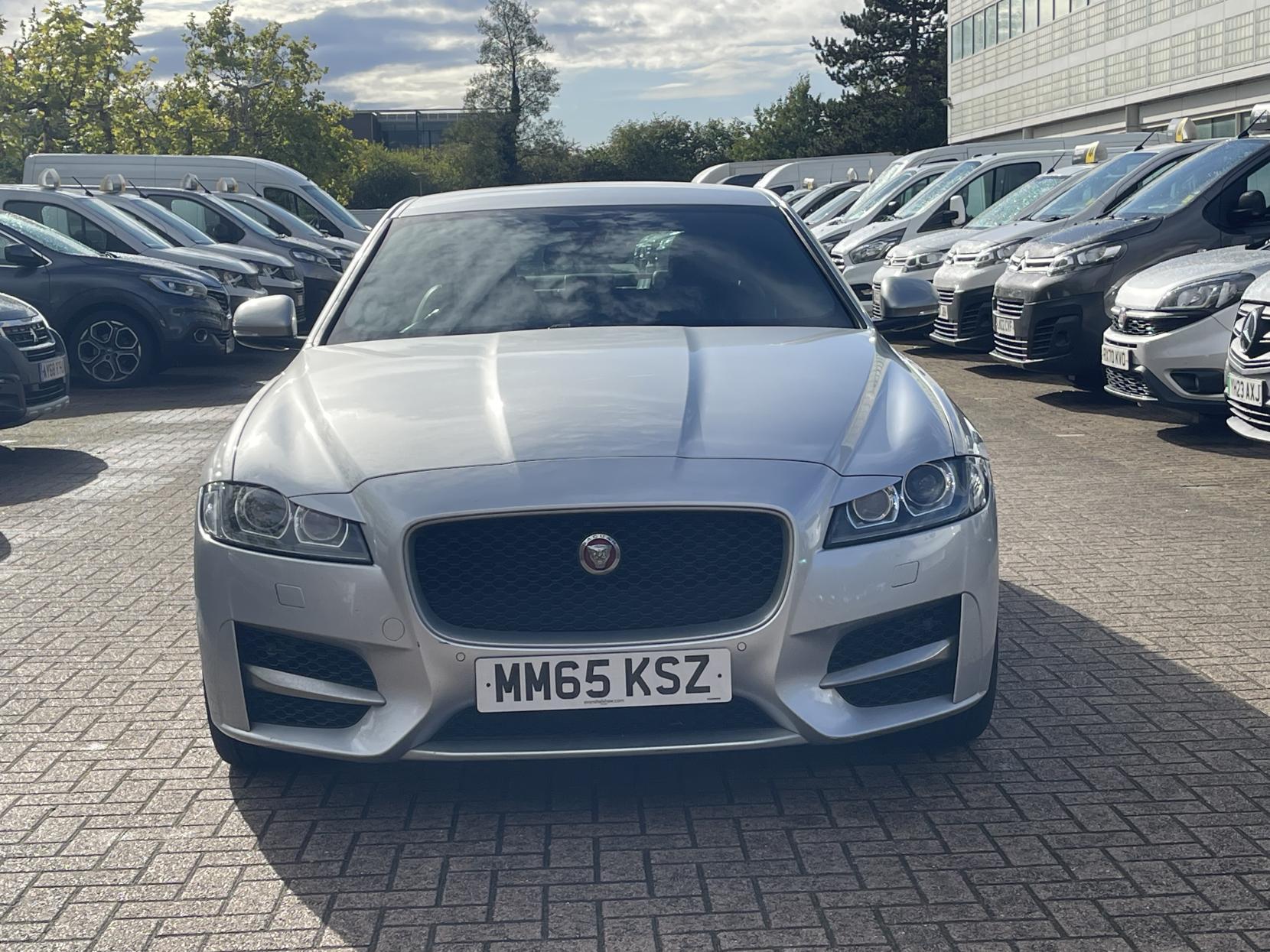 Jaguar XF 2.0d R-Sport Saloon 4dr Diesel Auto Euro 6 (s/s) (180 ps)