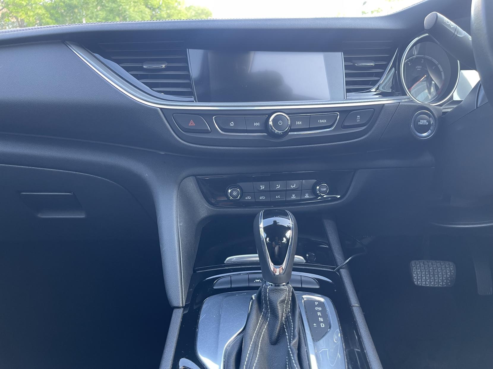 Vauxhall Insignia 1.6 Turbo D BlueInjection Design Nav Grand Sport 5dr Diesel Automatic Euro 6 (s/s) (136 ps)