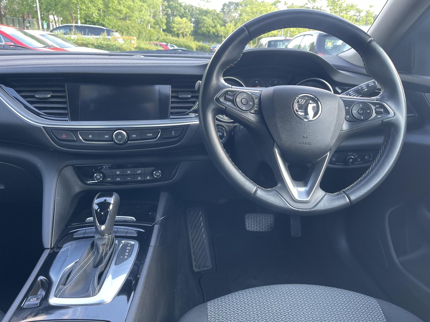 Vauxhall Insignia 1.6 Turbo D BlueInjection Design Nav Grand Sport 5dr Diesel Automatic Euro 6 (s/s) (136 ps)