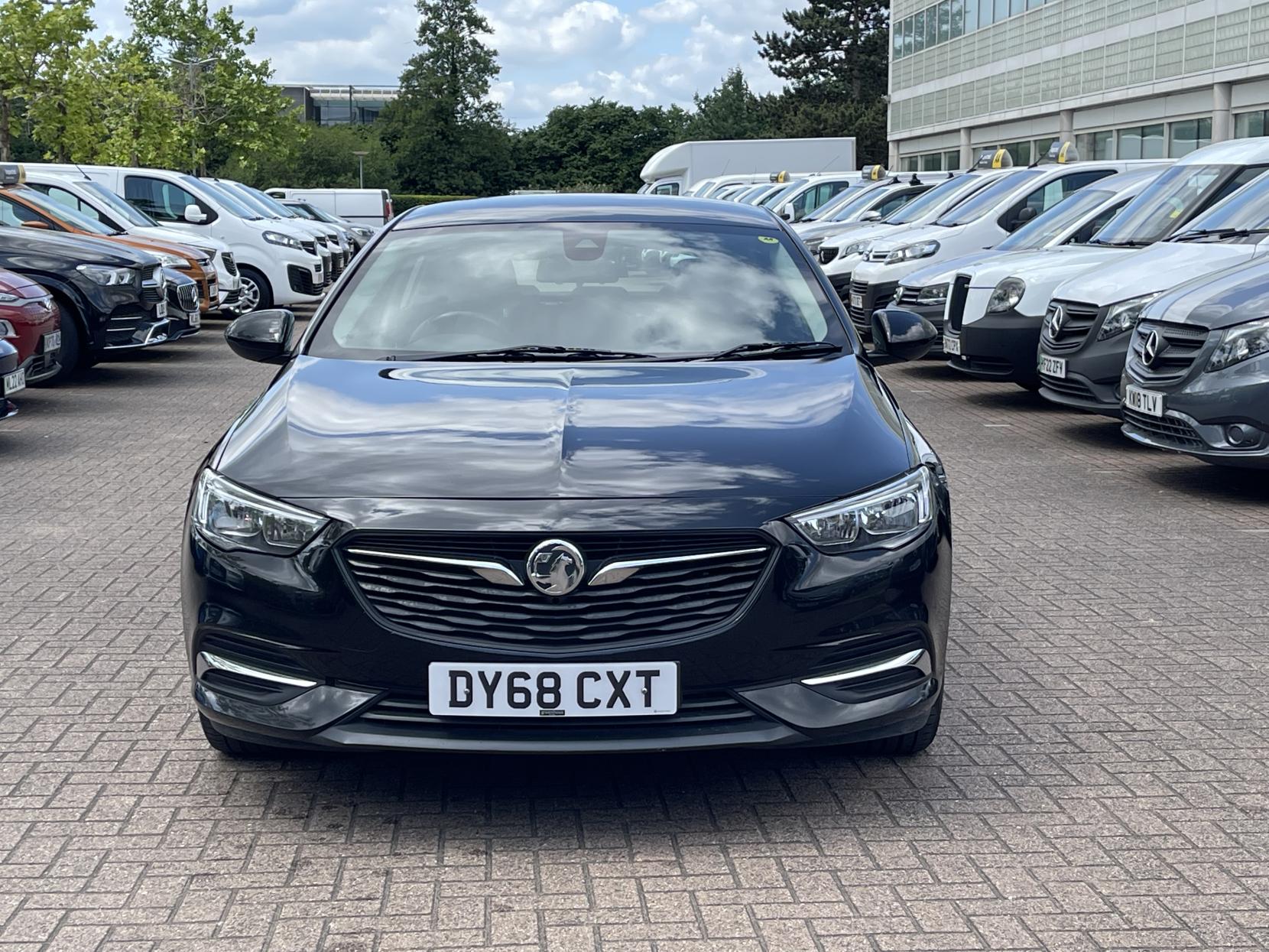 Vauxhall Insignia 1.6 Turbo D BlueInjection Design Nav Grand Sport 5dr Diesel Automatic Euro 6 (s/s) (136 ps)