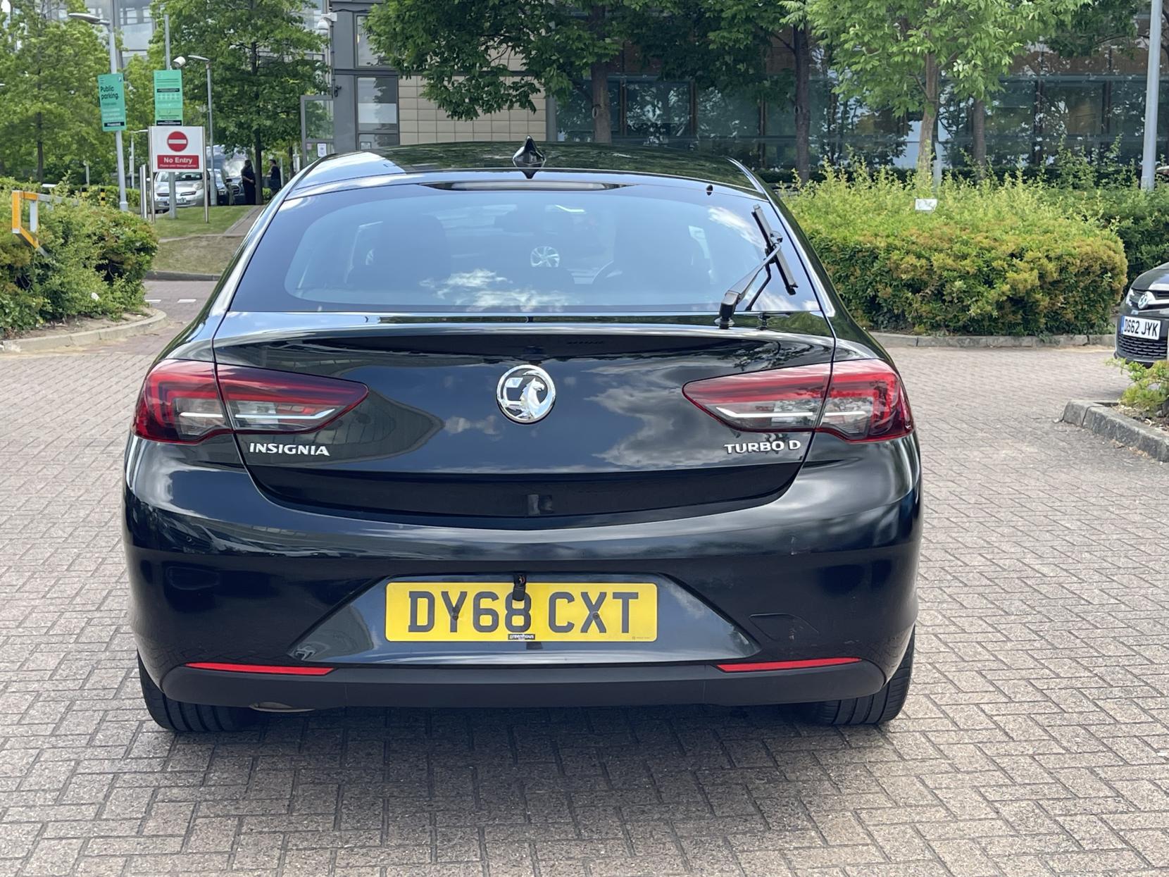 Vauxhall Insignia 1.6 Turbo D BlueInjection Design Nav Grand Sport 5dr Diesel Automatic Euro 6 (s/s) (136 ps)