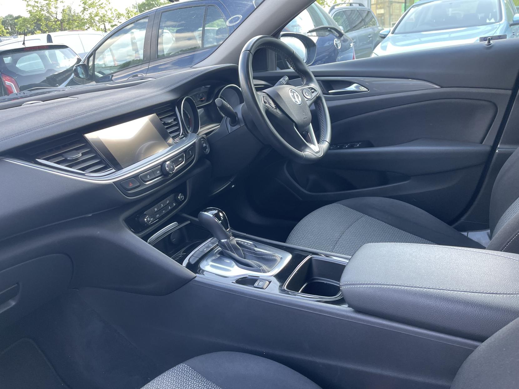 Vauxhall Insignia 1.6 Turbo D BlueInjection Design Nav Grand Sport 5dr Diesel Automatic Euro 6 (s/s) (136 ps)