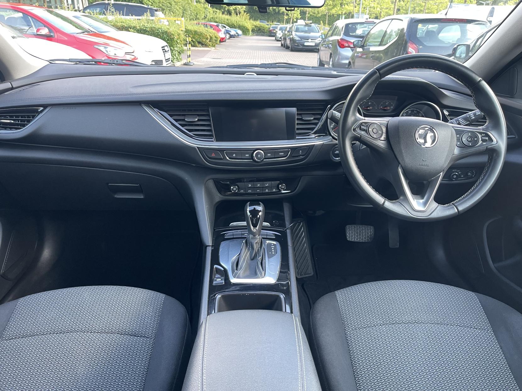 Vauxhall Insignia 1.6 Turbo D BlueInjection Design Nav Grand Sport 5dr Diesel Automatic Euro 6 (s/s) (136 ps)