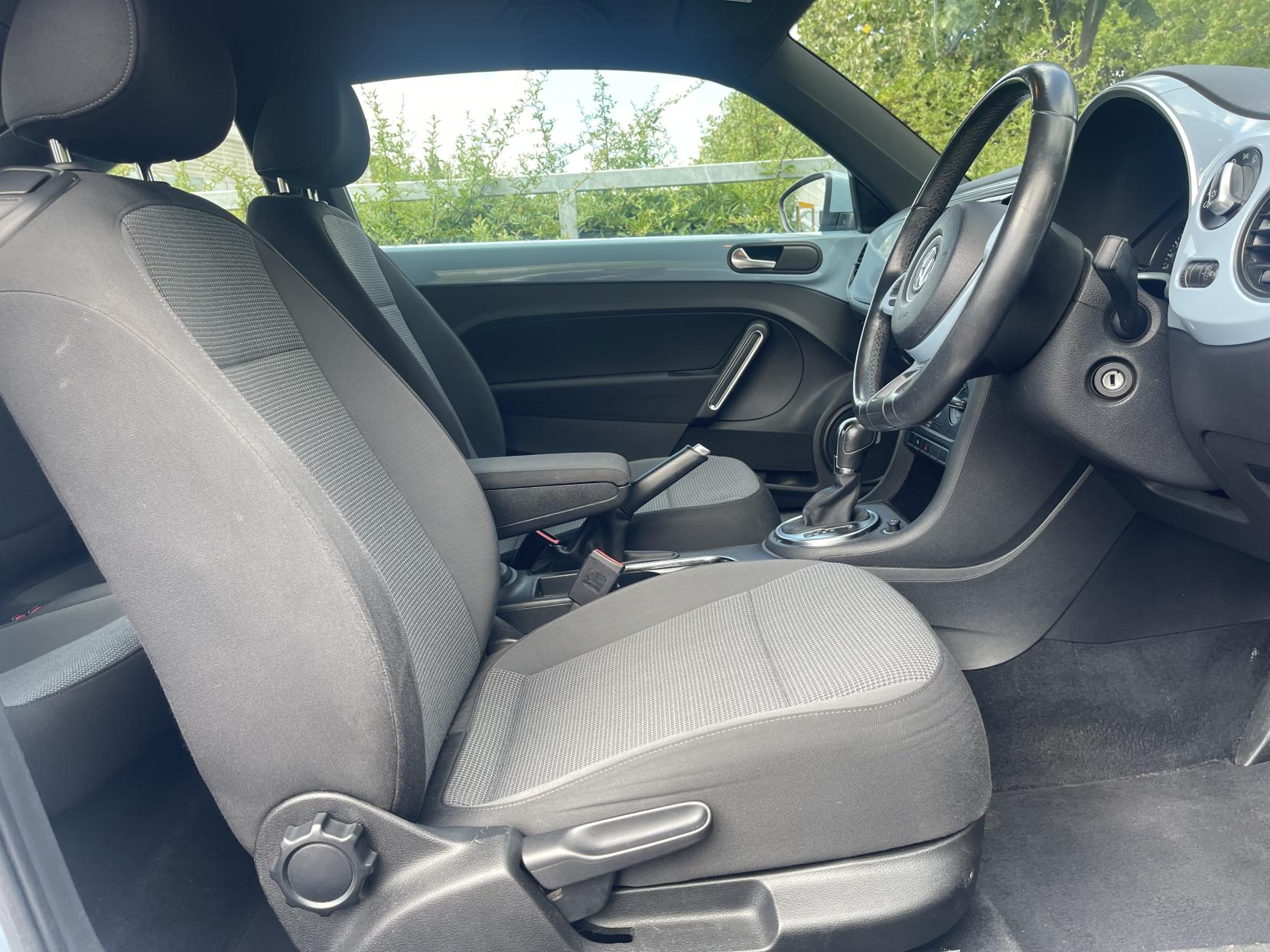 Volkswagen Beetle 1.2 TSI Design Hatchback 3dr Petrol DSG Euro 5 (105 ps)