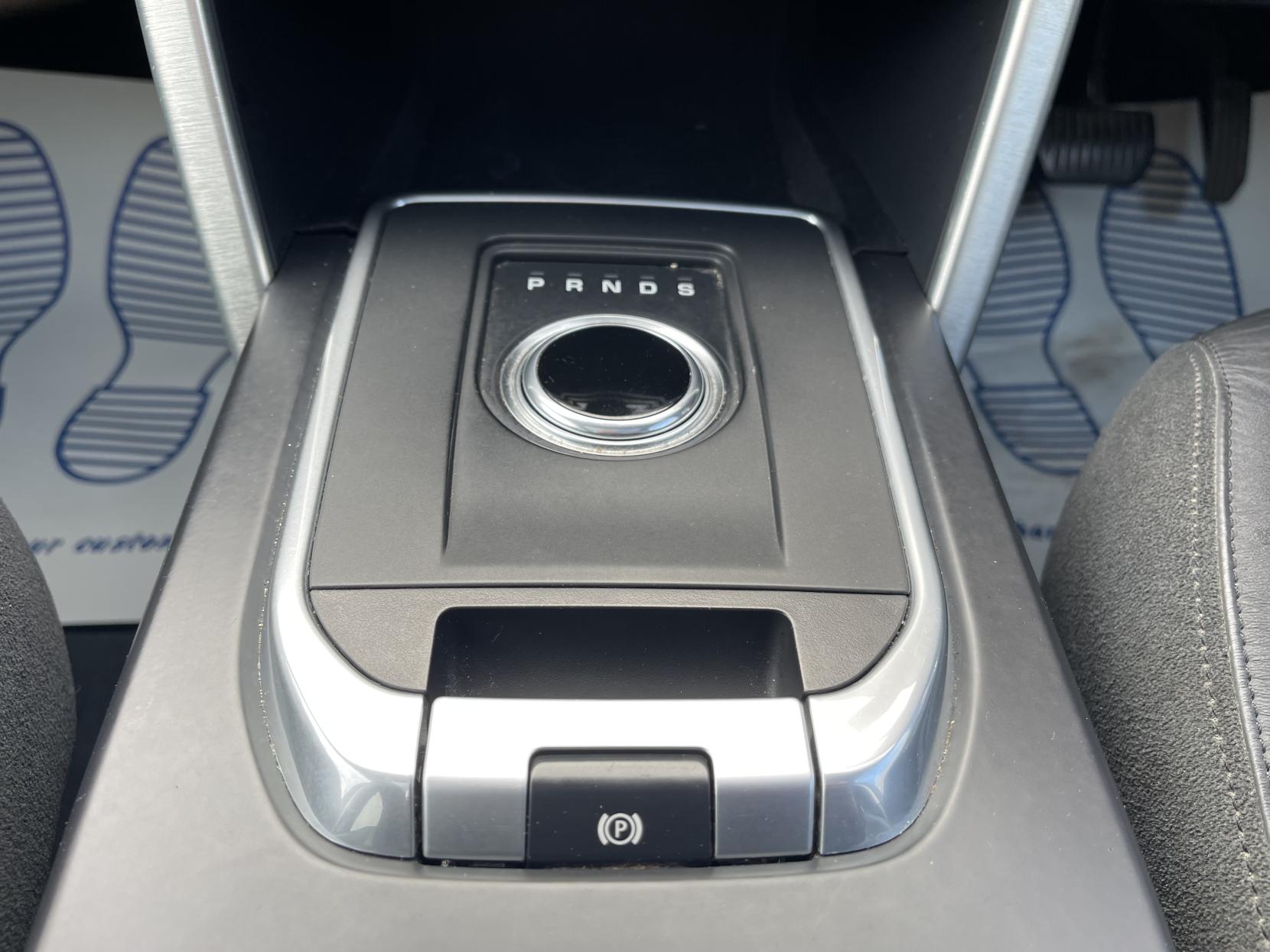 Land Rover Discovery Sport 2.0 TD4 HSE Luxury SUV 5dr Diesel Auto 4WD Euro 6 (s/s) (180 ps)