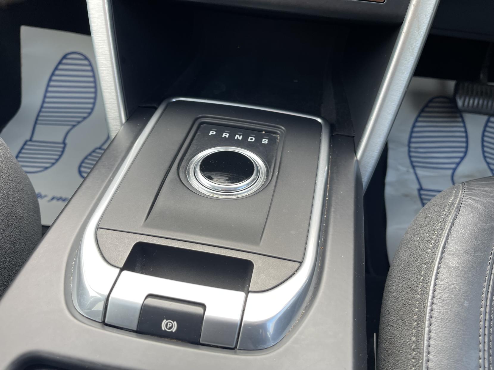 Land Rover Discovery Sport 2.0 TD4 HSE Luxury SUV 5dr Diesel Auto 4WD Euro 6 (s/s) (180 ps)