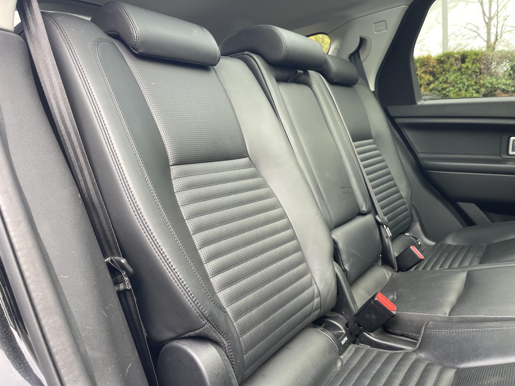 Land Rover Discovery Sport 2.0 TD4 HSE Luxury SUV 5dr Diesel Auto 4WD Euro 6 (s/s) (180 ps)