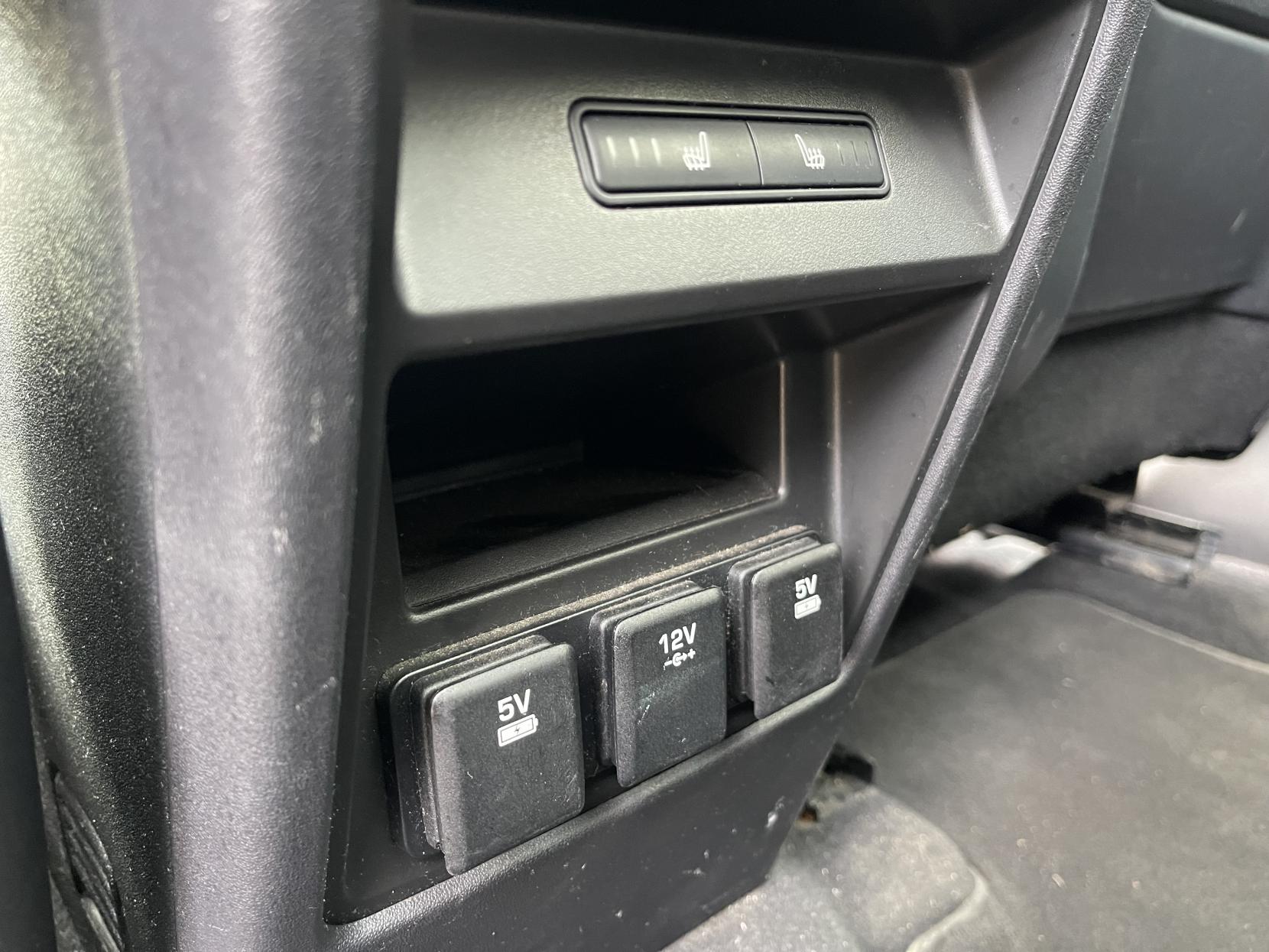 Land Rover Discovery Sport 2.0 TD4 HSE Luxury SUV 5dr Diesel Auto 4WD Euro 6 (s/s) (180 ps)