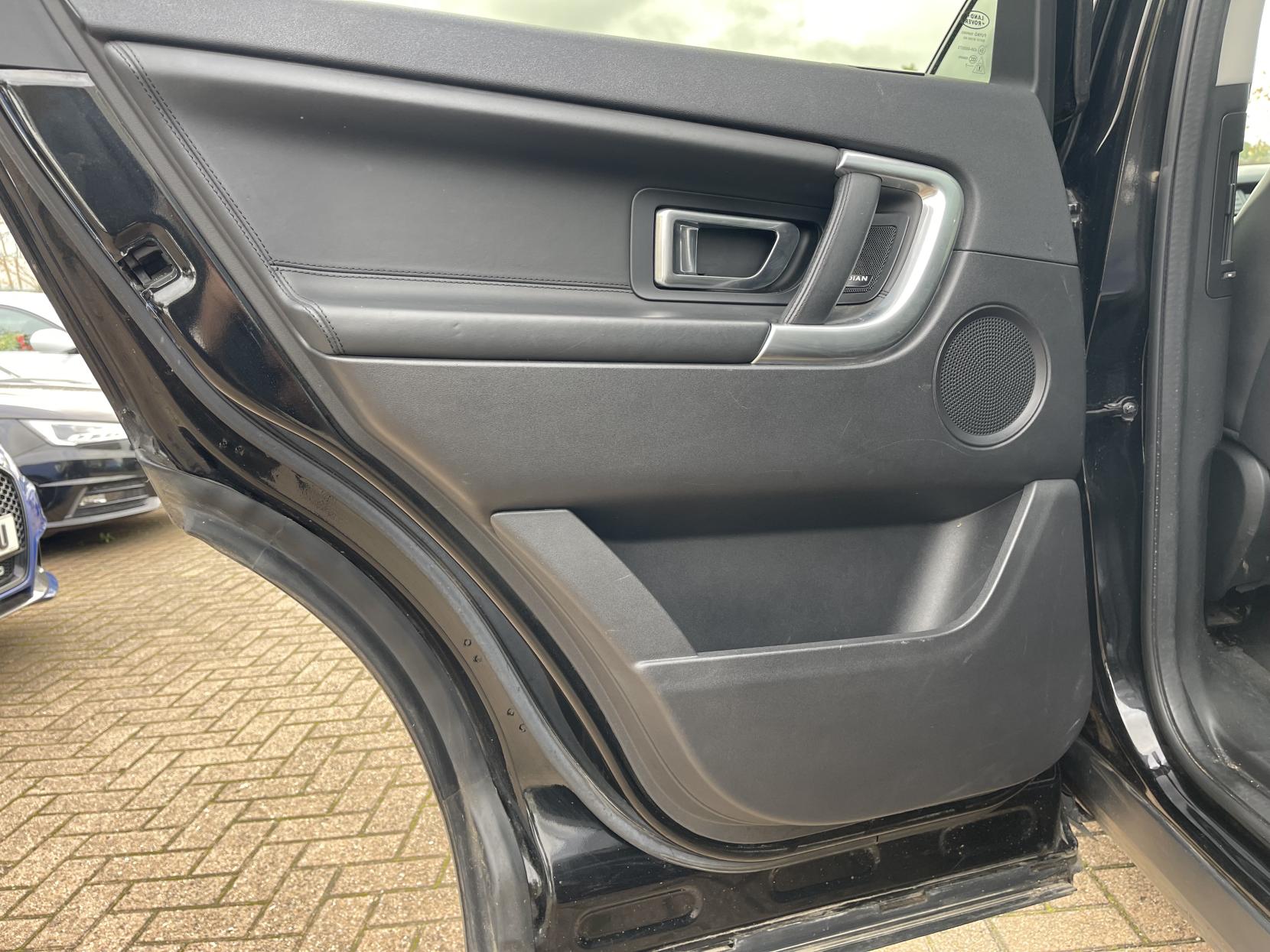 Land Rover Discovery Sport 2.0 TD4 HSE Luxury SUV 5dr Diesel Auto 4WD Euro 6 (s/s) (180 ps)