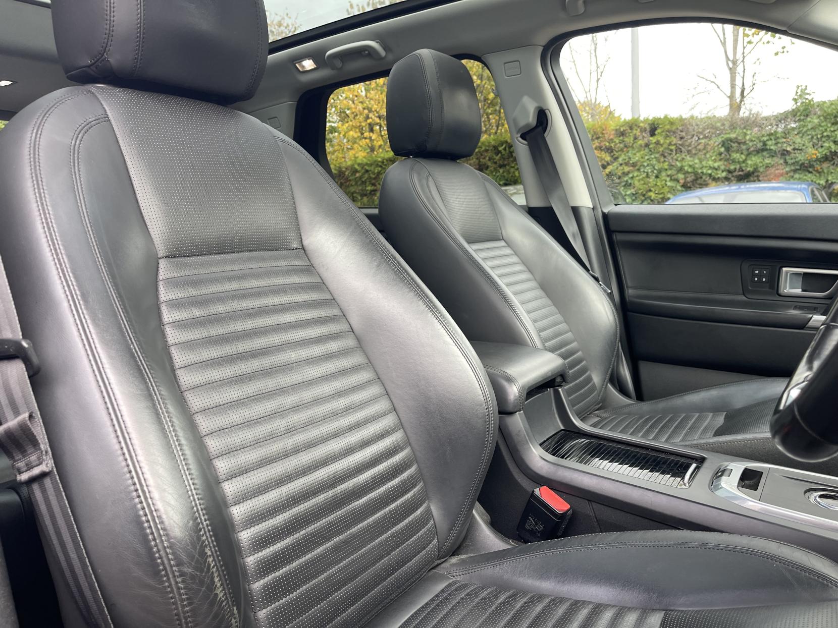 Land Rover Discovery Sport 2.0 TD4 HSE Luxury SUV 5dr Diesel Auto 4WD Euro 6 (s/s) (180 ps)