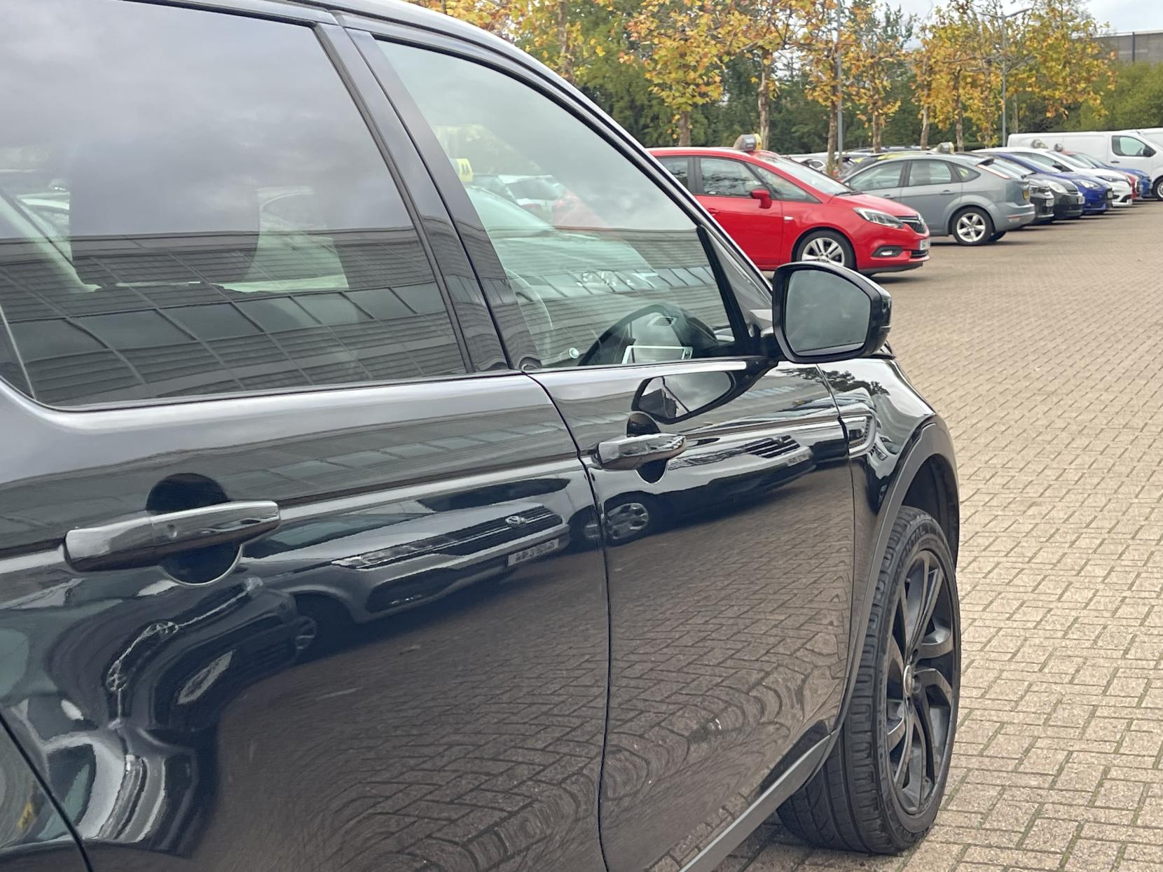 Land Rover Discovery Sport 2.0 TD4 HSE Luxury SUV 5dr Diesel Auto 4WD Euro 6 (s/s) (180 ps)