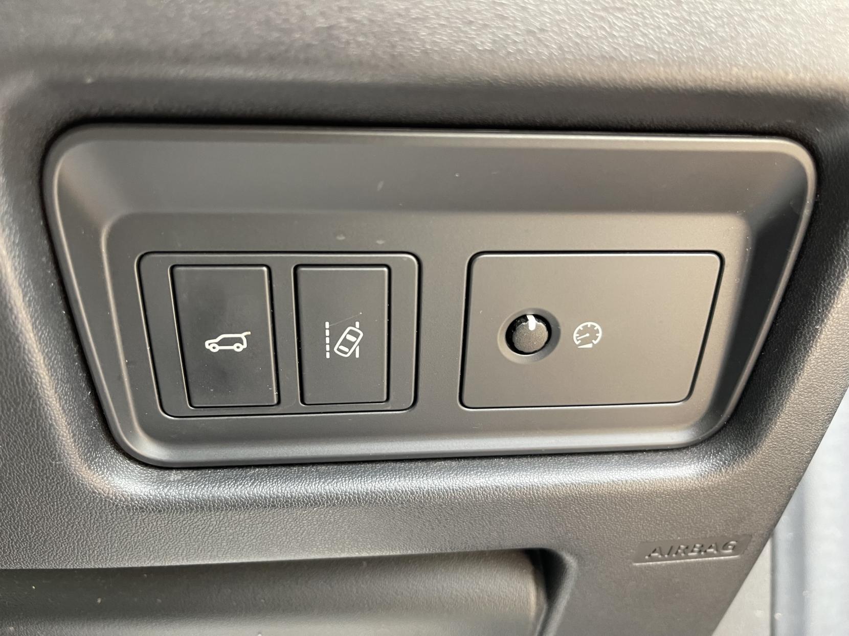 Land Rover Discovery Sport 2.0 TD4 HSE Luxury SUV 5dr Diesel Auto 4WD Euro 6 (s/s) (180 ps)