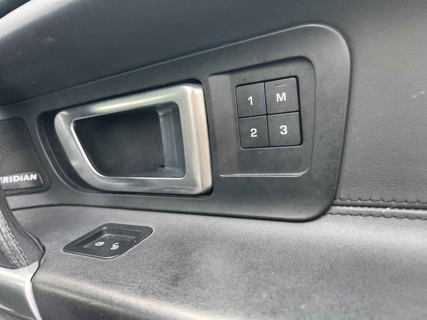 Land Rover Discovery Sport 2.0 TD4 HSE Luxury SUV 5dr Diesel Auto 4WD Euro 6 (s/s) (180 ps)