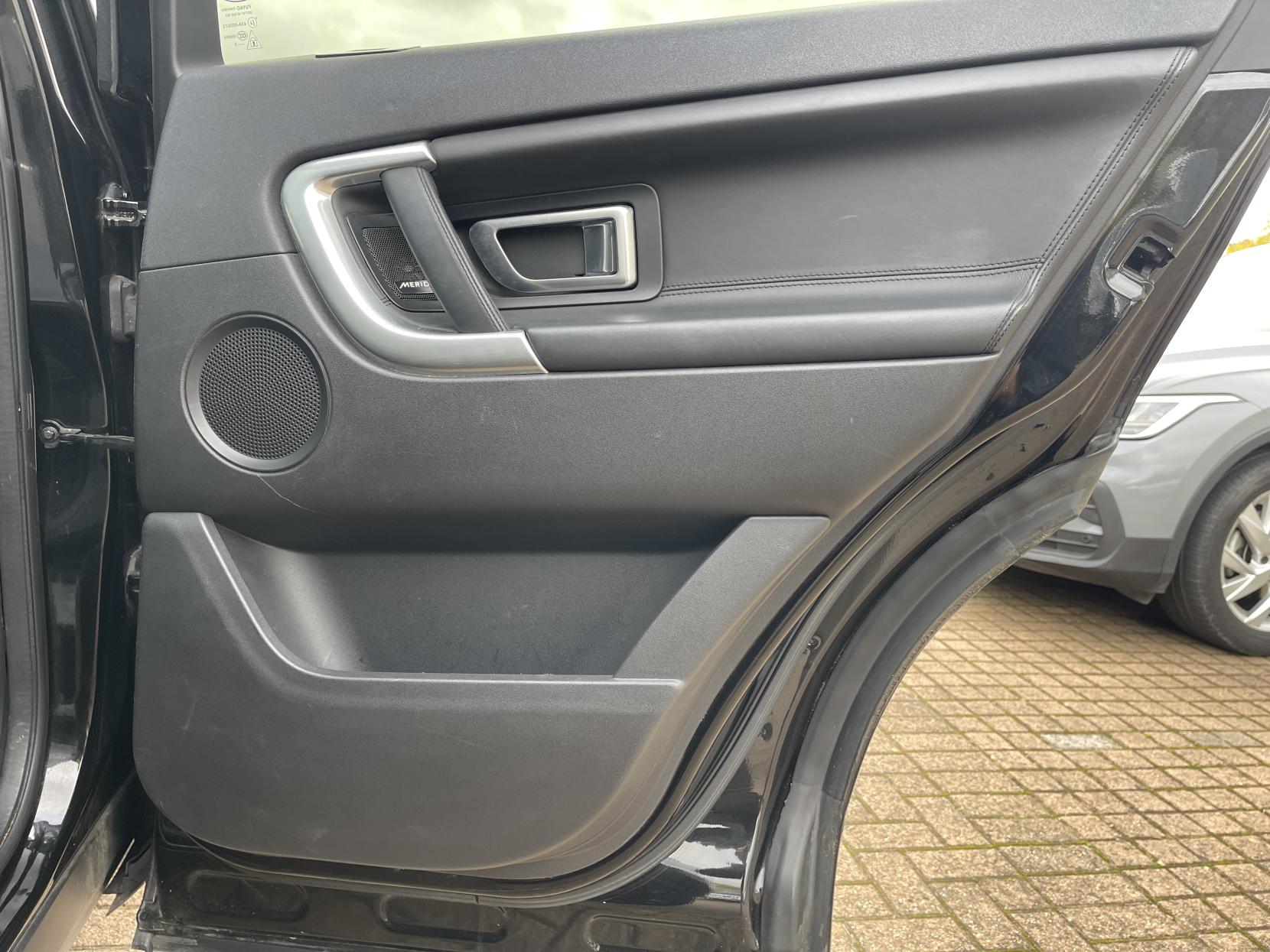 Land Rover Discovery Sport 2.0 TD4 HSE Luxury SUV 5dr Diesel Auto 4WD Euro 6 (s/s) (180 ps)