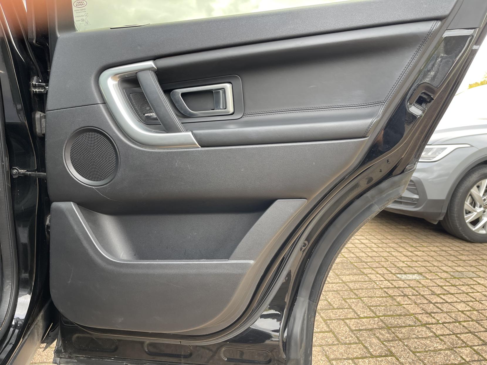 Land Rover Discovery Sport 2.0 TD4 HSE Luxury SUV 5dr Diesel Auto 4WD Euro 6 (s/s) (180 ps)