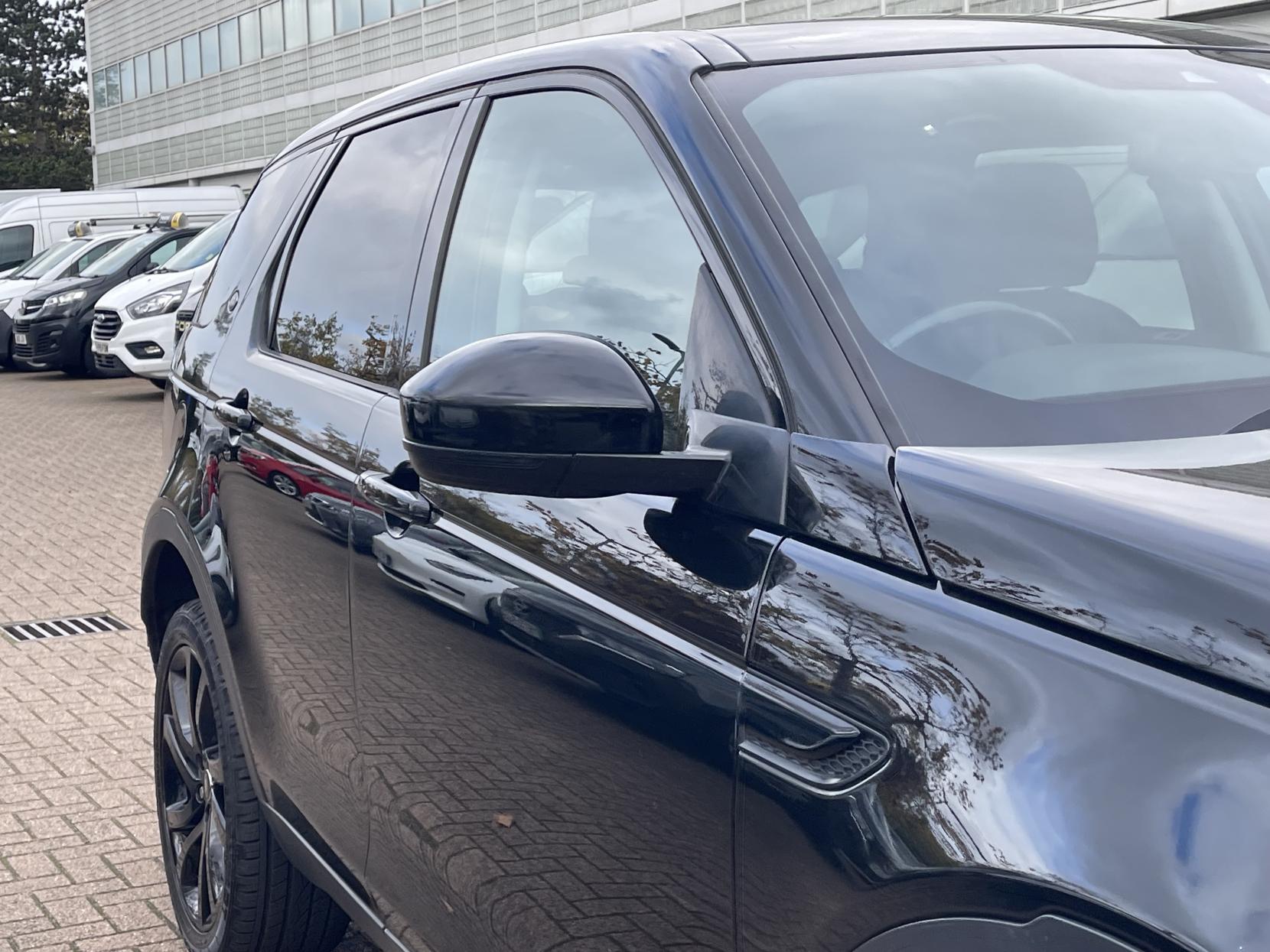 Land Rover Discovery Sport 2.0 TD4 HSE Luxury SUV 5dr Diesel Auto 4WD Euro 6 (s/s) (180 ps)