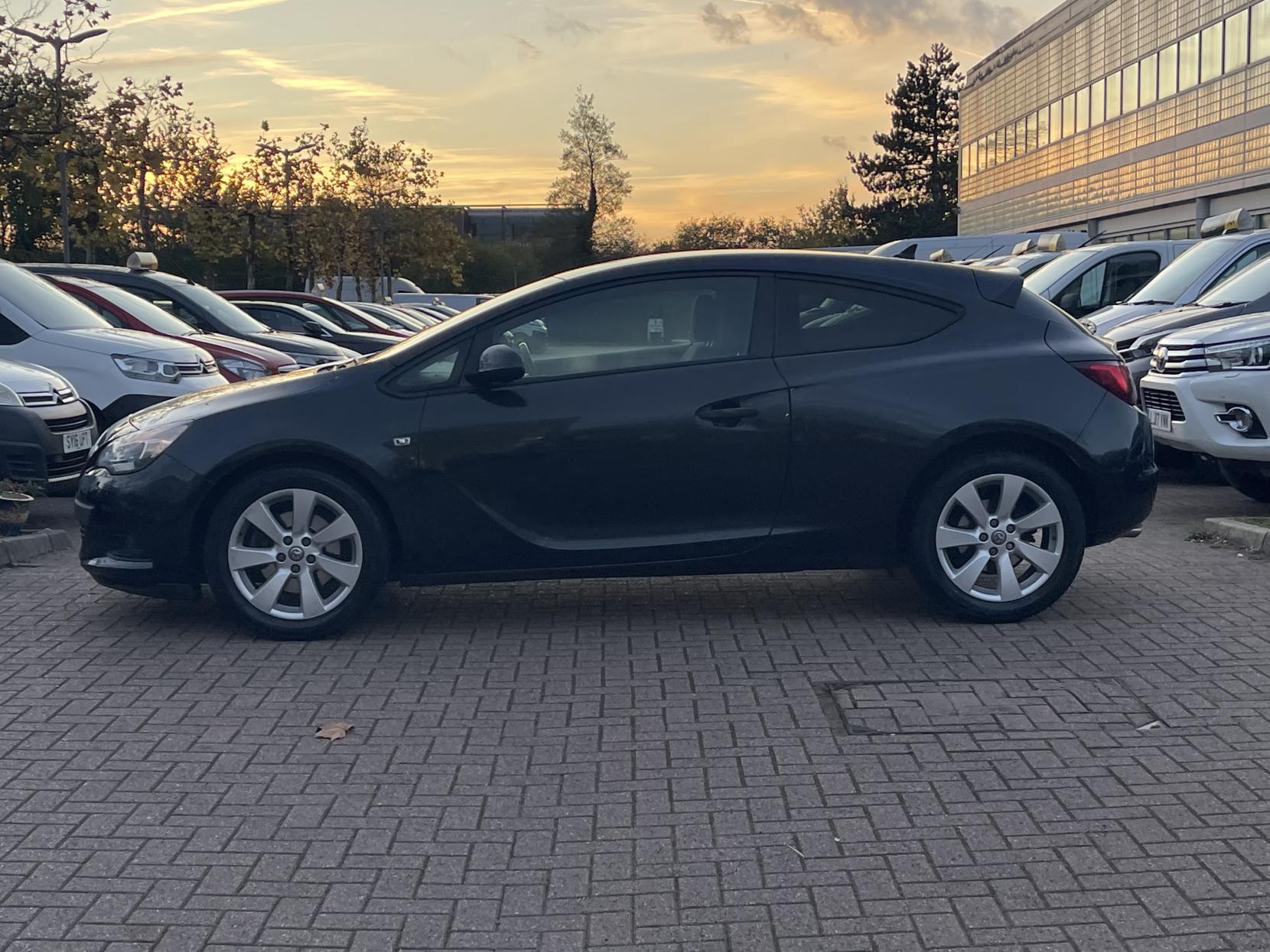 Vauxhall Astra GTC 1.4T Sport Coupe 3dr Petrol Manual Euro 5 (s/s) (140 ps)