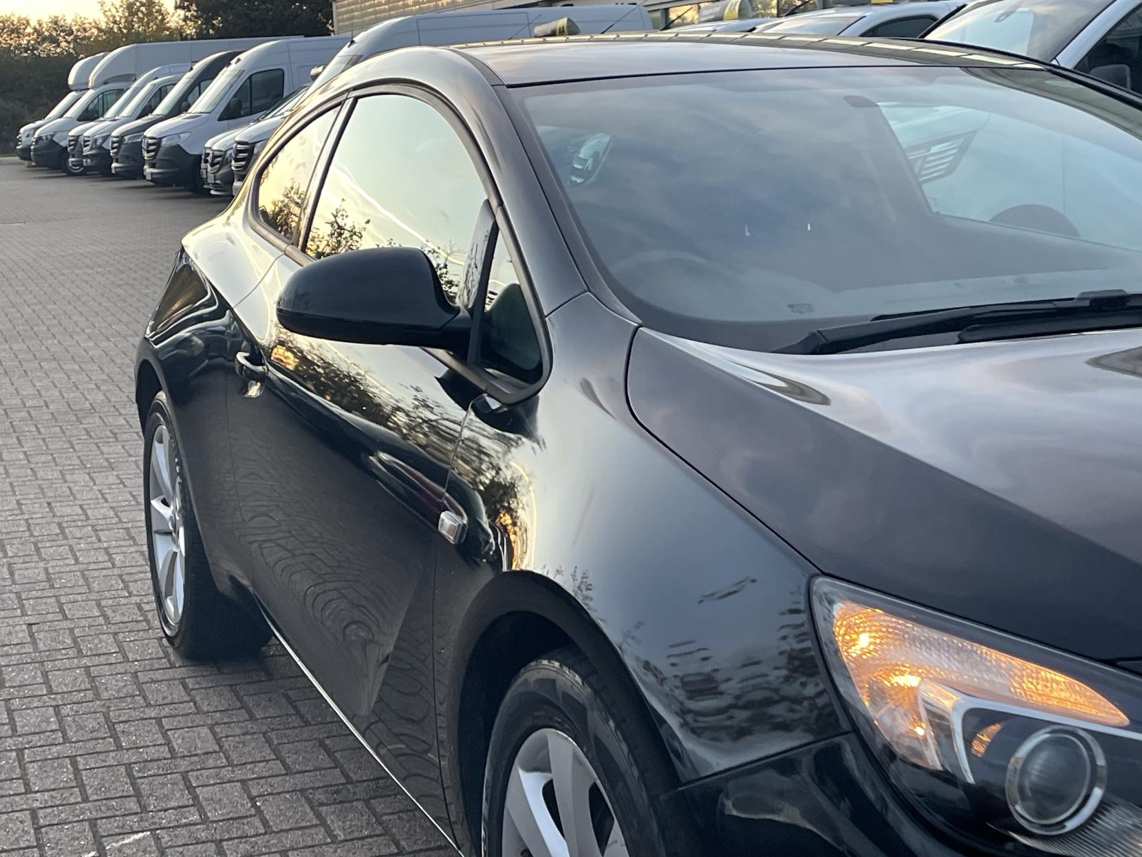 Vauxhall Astra GTC 1.4T Sport Coupe 3dr Petrol Manual Euro 5 (s/s) (140 ps)