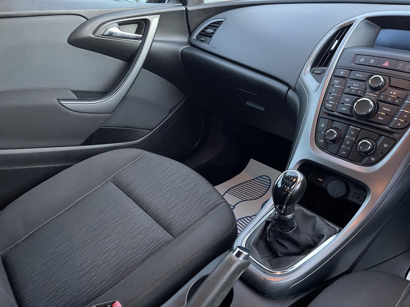 Vauxhall Astra GTC 1.4T Sport Coupe 3dr Petrol Manual Euro 5 (s/s) (140 ps)