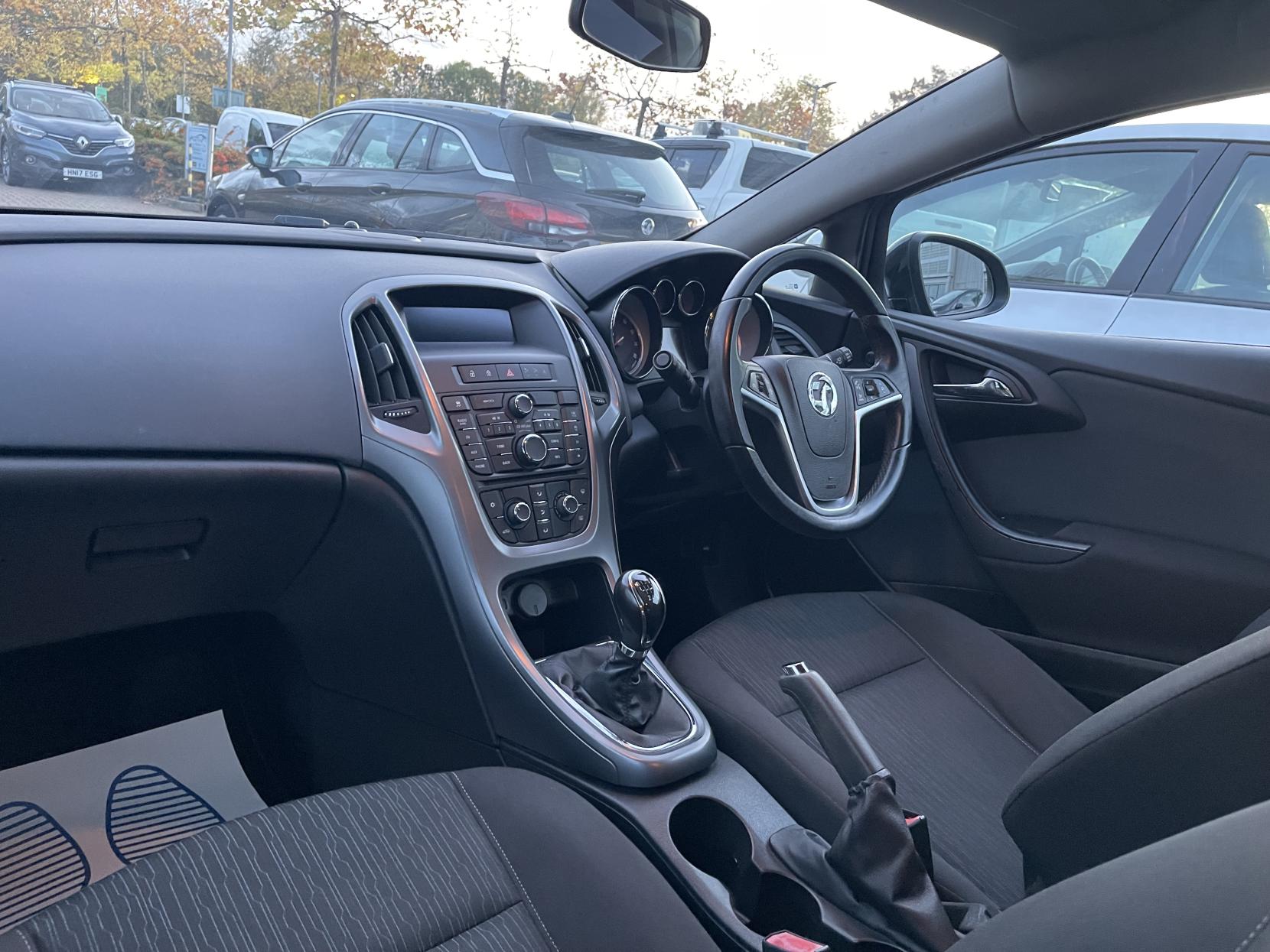 Vauxhall Astra GTC 1.4T Sport Coupe 3dr Petrol Manual Euro 5 (s/s) (140 ps)